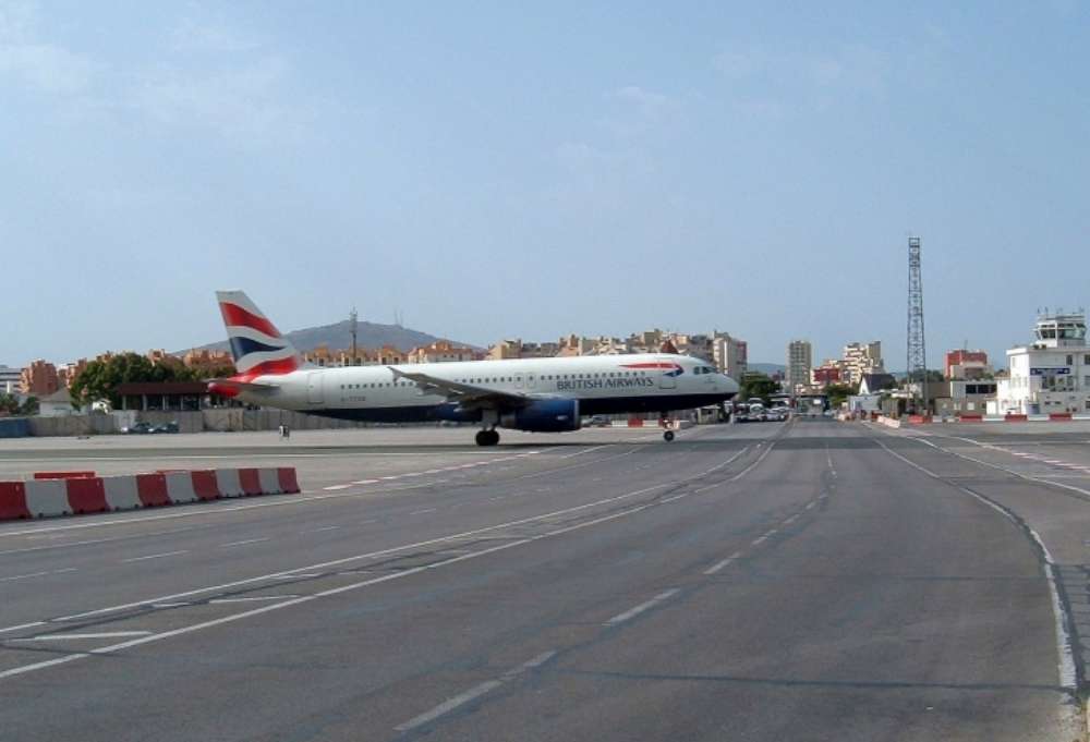 gibraltar_airport-1000