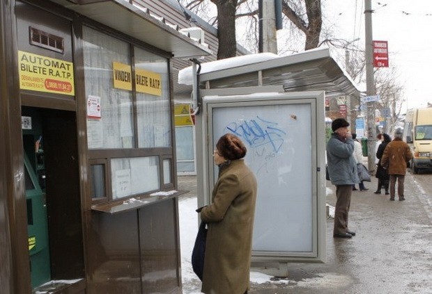 Automate de bilete, în mai multe stații de transport din Iasi