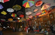 Festival cu umbrele, in Gradina Palas. Editia din acest an este dedicata iesenilor cu boala Parkinson