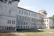 Orasul universitar unde gradinitele si scolile sunt un pericol pentru copii!