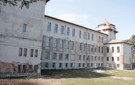 Orasul universitar unde gradinitele si scolile sunt un pericol pentru copii!