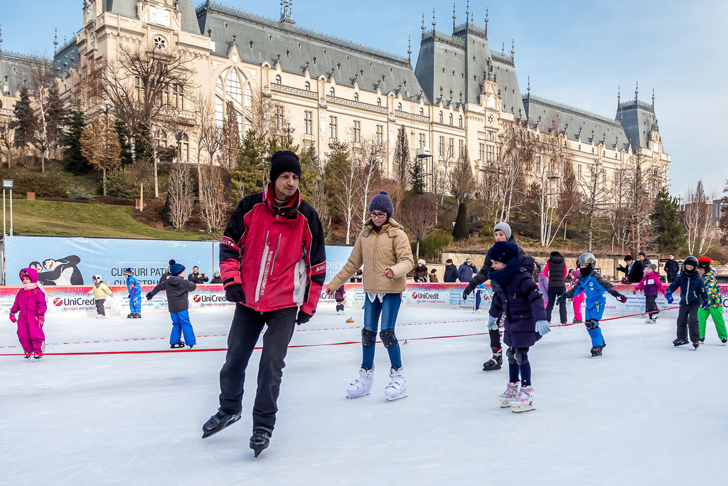 S-a deschis al doilea patinoar la Palas, dedicat copiilor