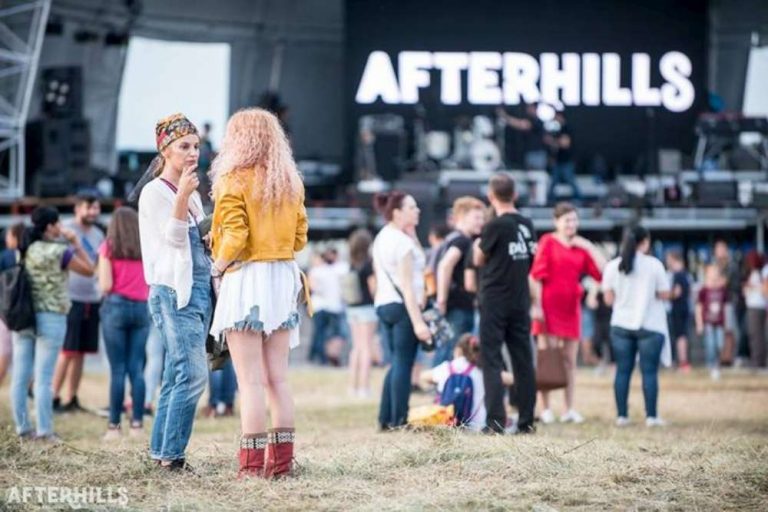 Trasee itinerante catre Festivalul Afterhills. Sunt asteptati 60.000 de participanti pe zi