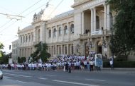 Studentii acuza sindicatele ca fac jocurile coalitiei de guvernare daca nu se opun legilor educatiei propuse de Ligia Deca. PSD si PNL vor să voteze legile luni, sub acoperirea mediatica a grevei profesorilor