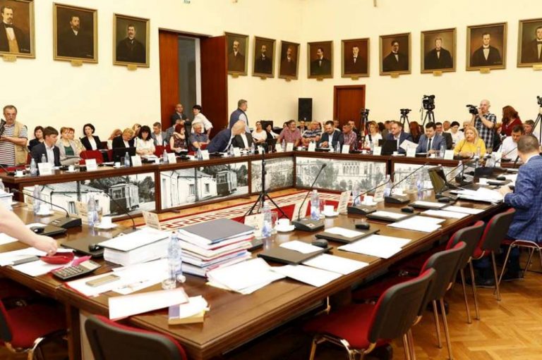Spiritism la Palatul Roznovanu. Primii primari ai Iasului vor primi post-mortem, titlul de cetateni de onoare ai urbei