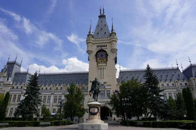 Program expozițional național dedicat unor mari valori românești consacrate în afara țării: Ioan Petru Culianu, Eugen Ionescu, Ștefan Baciu, Emil Cioran, Panait Istrati