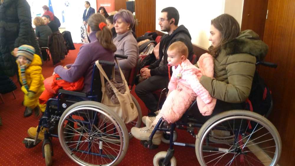 42 de milioane de euro pe luna se castiga pe spatele persoanelor cu dizabilitati