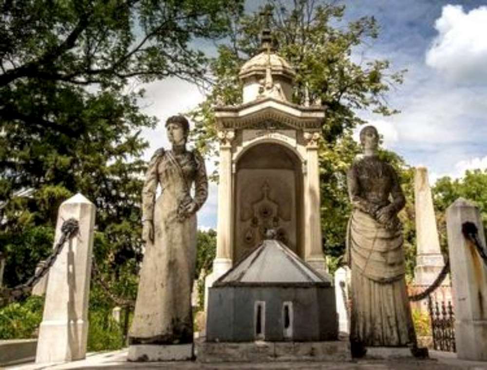 Turism in cimitirele din Iasi, un nou concept de petrecere a timpului liber