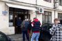 FOTO. Alerta la Palatul Roznovanu! O minora ameninta ca isi da foc in fata Primariei Iasi
