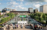 Incepe Romanian Fashion Week. Celebrul model al anilor ’90, Ana Sidor Crisan, ofera o lectie de asumare pe catwalk-ul din parcul Palas