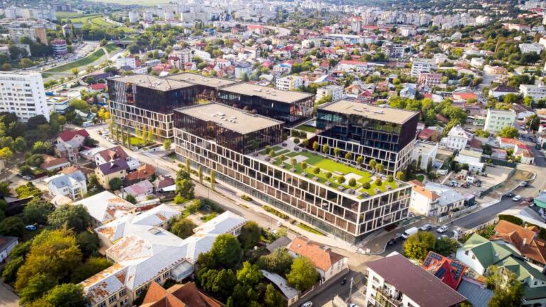 Noua zonă de retail din Palas Campus: cafenele, servicii medicale, centru de fitness şi, în curând, un supermarket
