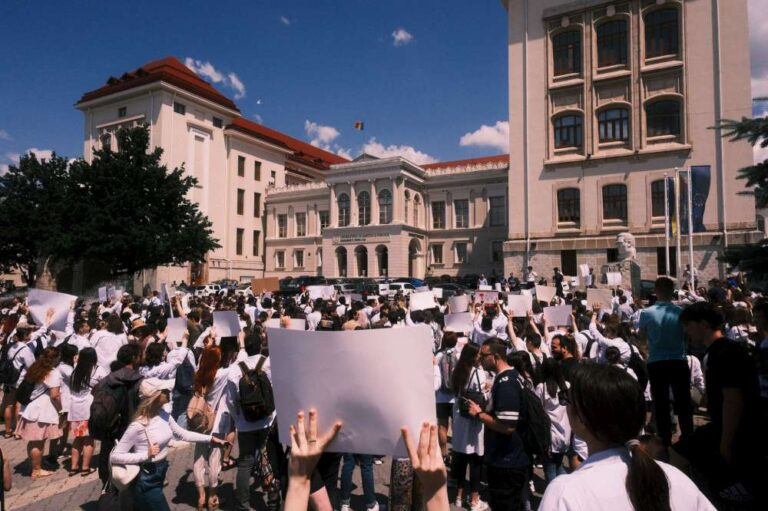 Grevă generală la UNEFS: Studenții s-au săturat de condițiile din cămine și acuză instituția de deturnare de fonduri