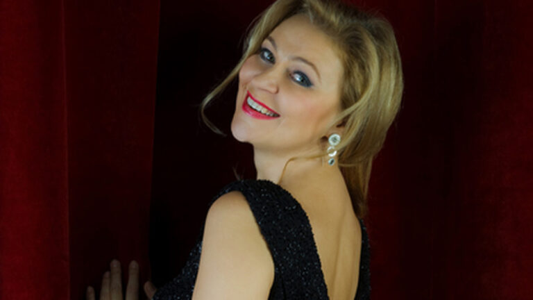 Concert la Palat cu celebra mezzosoprană Ruxandra Donose