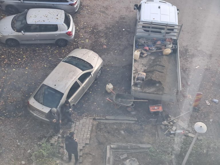FOTO. Angajați Conest, acuzați că au luat șpagă pentru refacerea unei zone distruse de un șantier contractat de la ApaVital