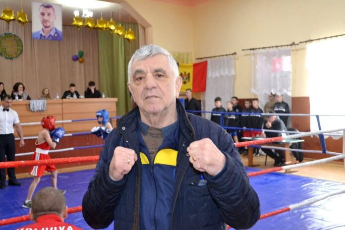 Antrenorul si fostul mare pugilist Nicu Branzei